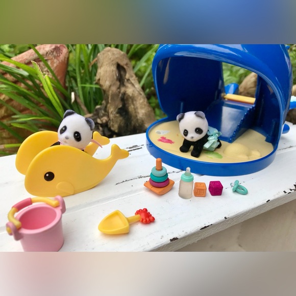 Calico Critters Splash & Play Whale Baby Panda Twins Accessories Playset Figures - Picture 3 of 15